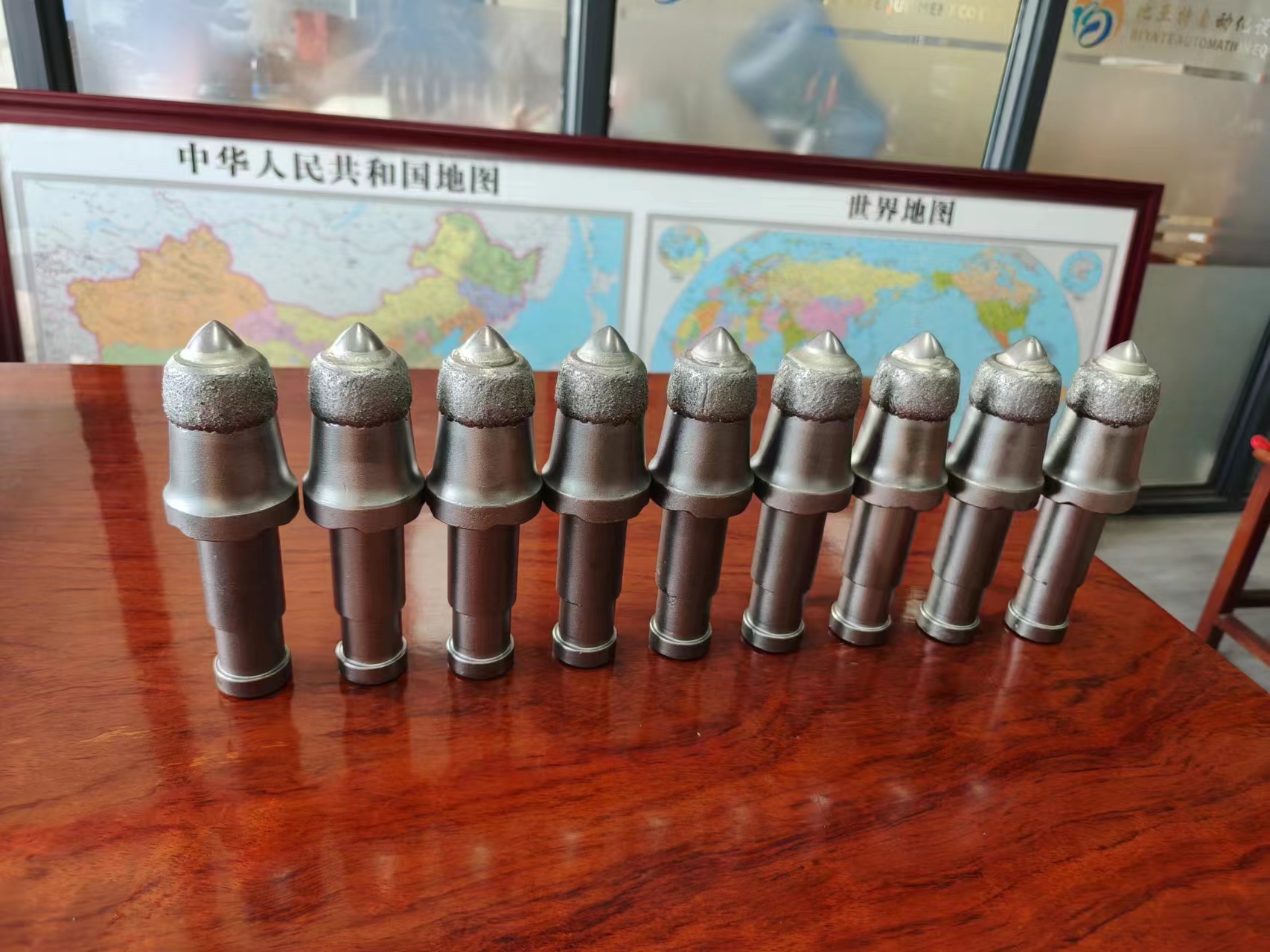 金刚石耐磨堆焊截齿34.jpg